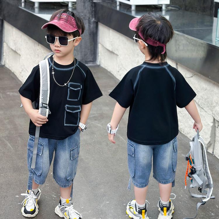 2026 Sommer-Mode für Jungen: Bedrucktes Oberteil mit Tasche und kurzen Ärmeln & Jeans-Shorts: Trendiges zweiteiliges Set