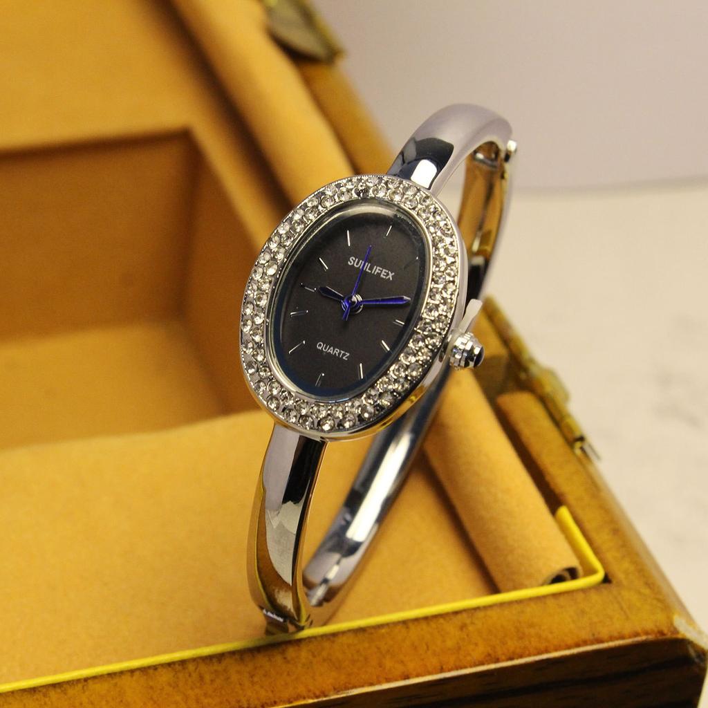 Damen Leicht Luxuriös Nische Antik Einfach Retro Armband Exquisite Quarz Uhr Goldene Quadratische Perle Mode Uhr