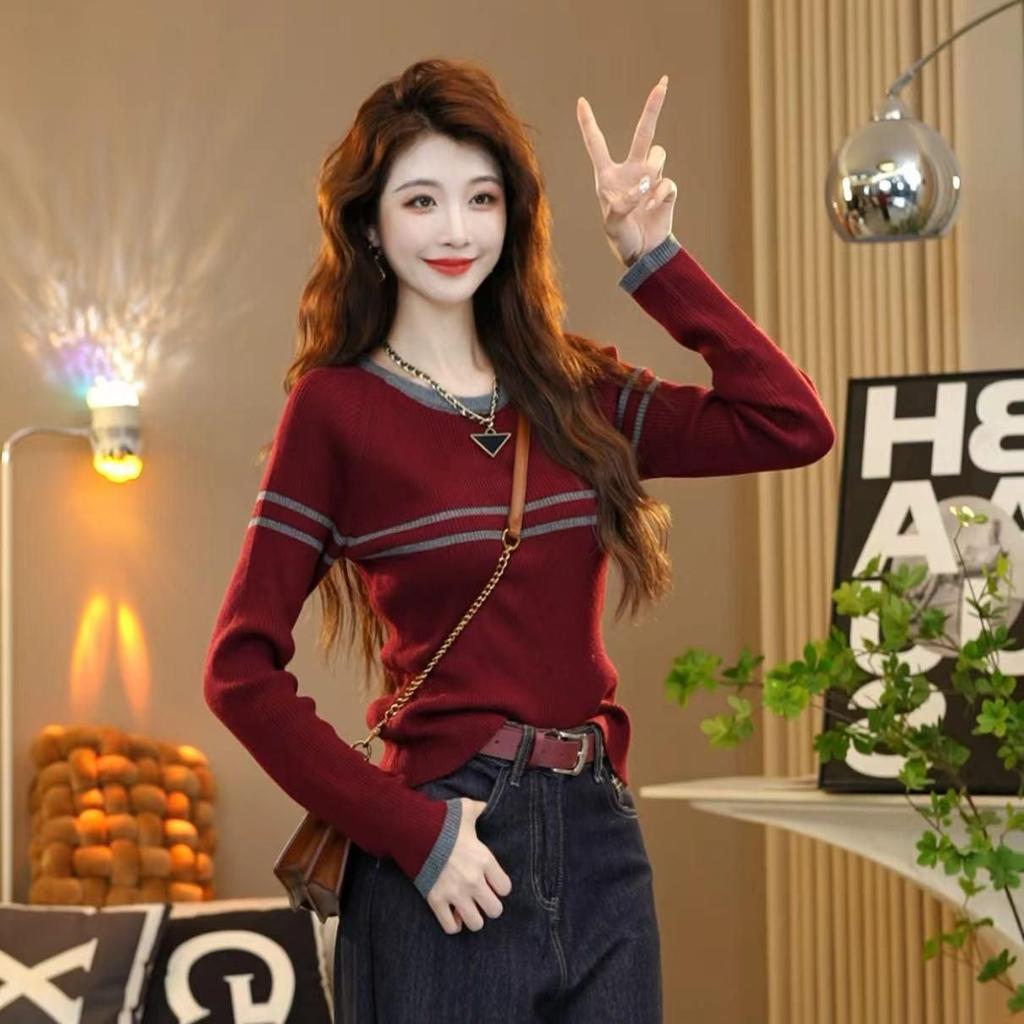 The New Autumn and Winter Knitted Long-sleeved Top and Women's Striped Retro Base Layer Are Stylish, Casual and Versatile