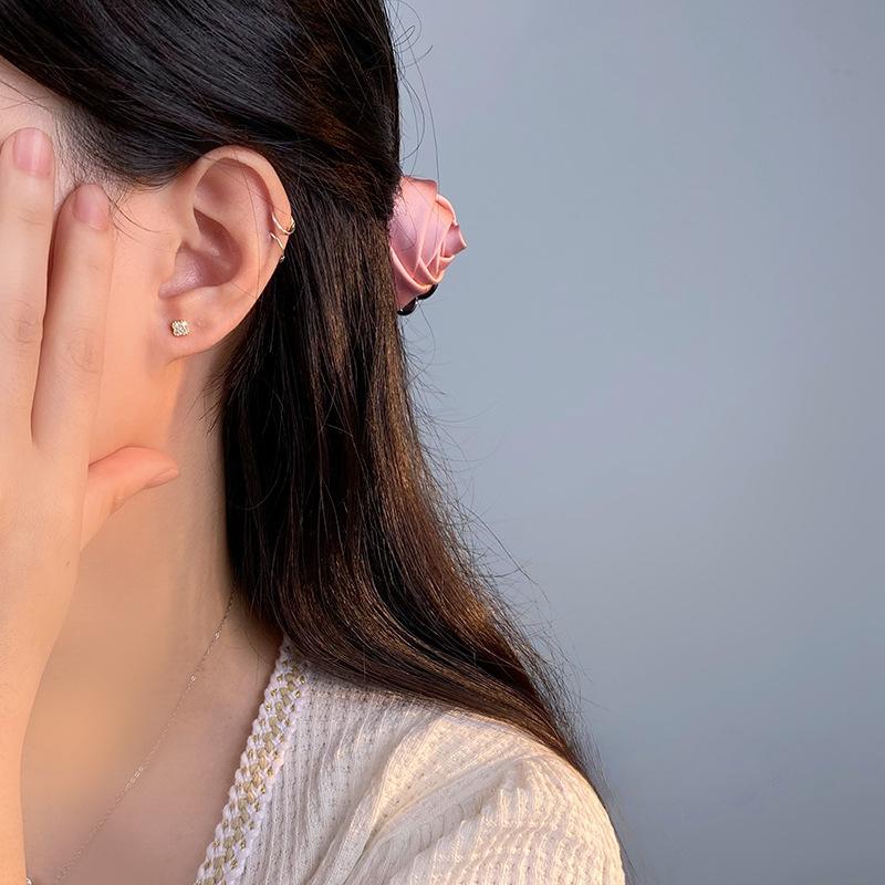 Innocent Love Flower Mickey Screw Earrings for Women Don't Need To Pick Cute Butterfly Earrings When Sleeping