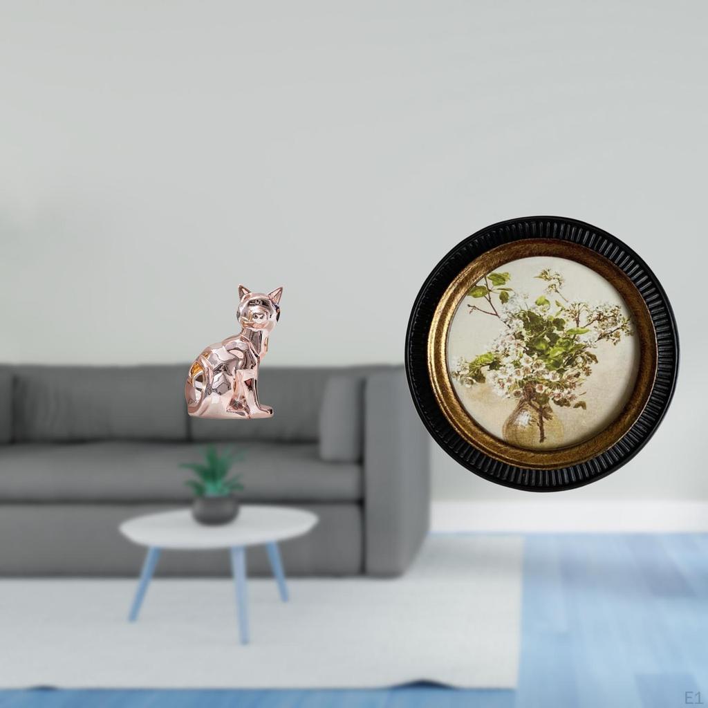 Elegant Resin Cat Sculpture Embossed Antique Decorative Art Ornament for Fireplace And Bedroom Retro