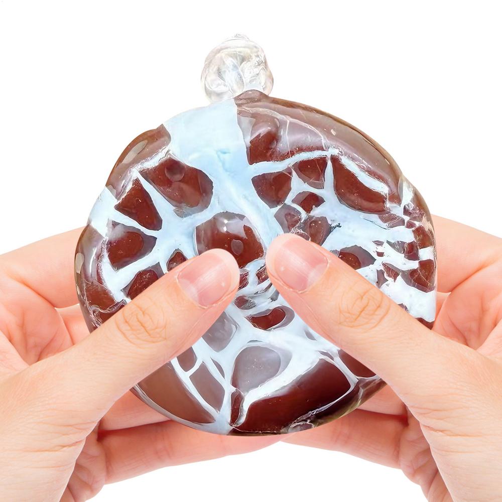 

Cake Squeeze Balls Slow Rebound Wax Coating Toy Squeeze Crispy Chocolate Design Fidget Toy for Kids Adults Teens Calming Party красный