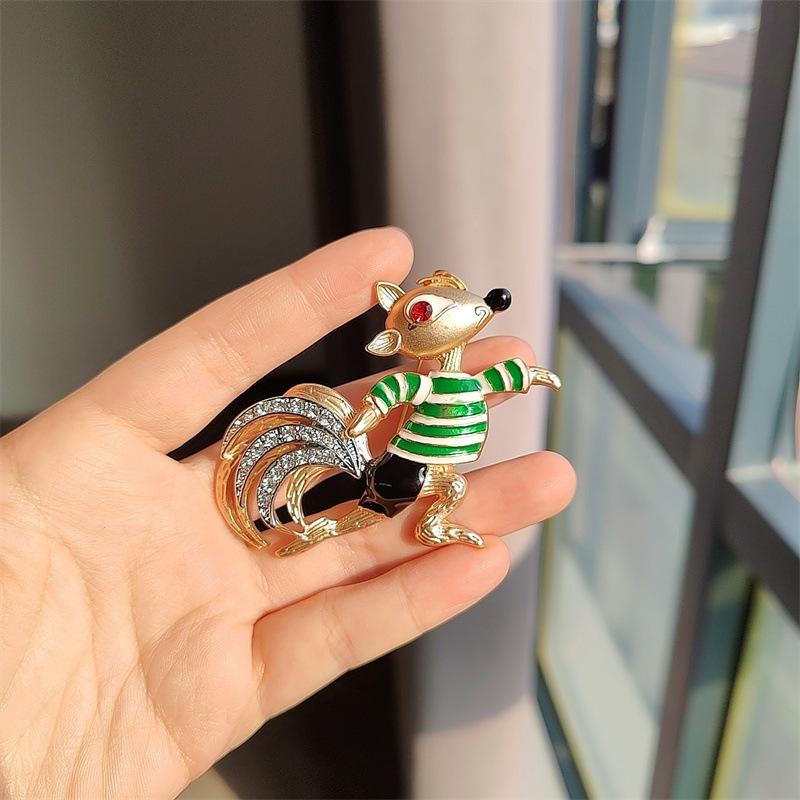 

Средневековая винтажная милая маленькая беличья булавка, ретро-брошь в виде животного, гальванизированная глазурь, аксессуары для маленького блейзера