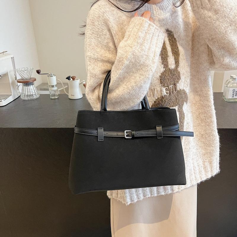 2025 Autumn and Winter New Fashionable Versatile Retro Matte Leather Top Holder Extra Large Capacity High-end Portable Shoulder Bag