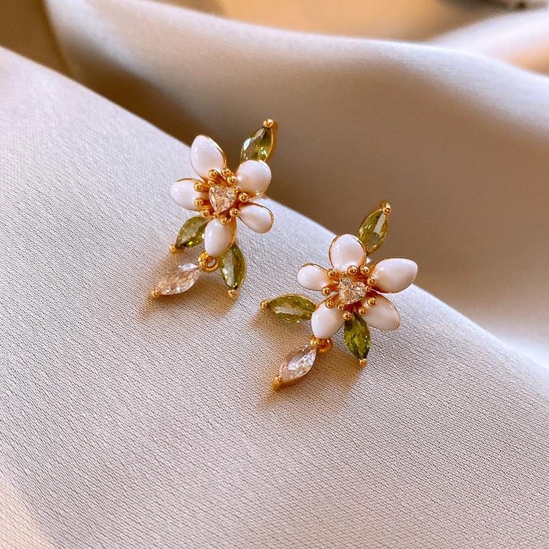 Medieval Vintage Dripping Oil Flower Earrings Retro Niche High-end Earrings Light Luxury Versatile Temperament Earrings Women