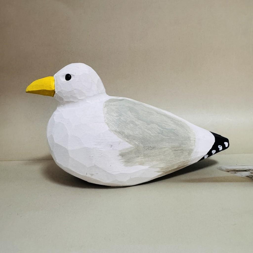 Wooden Craft Bird Figurine With Modern Minimalist Style For Living Room Decor Or Gift