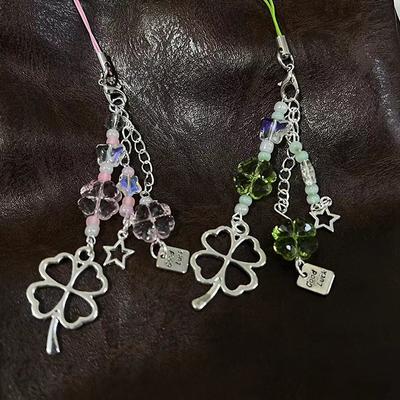 Ciondoli per cellulari Y2K Trendy Lucky Grass Star Bear, portachiavi con perline a forma di quadrifoglio, ciondolo per borsa, regalo per donne e ragazze