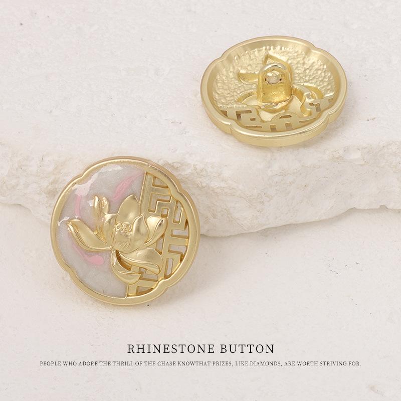 

5pcs Metal National Style Lotus Point Oil Button Lotus Hollow Hand Sewn Button Hanfu Chinese Jacket Cardigan Button 18mm light pink lotus pane