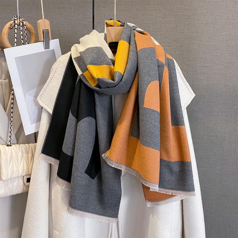 Autumn and winter new letter geometric splicing contrasting color scarf women's simple versatile neck protection scarf fashion decorative shawl