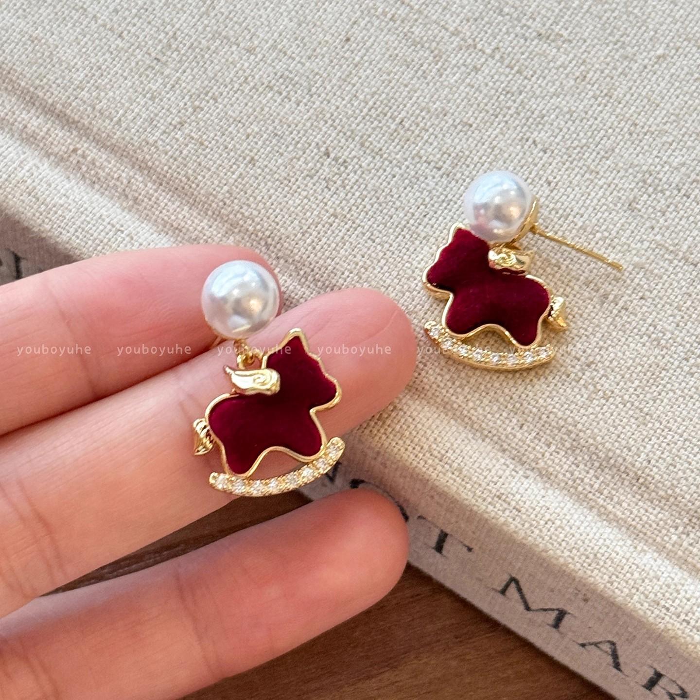 Flocking red earrings belong to horse natal year earrings, women s Hong Kong style temperament earrings, high-end autumn and winter ear jewelry