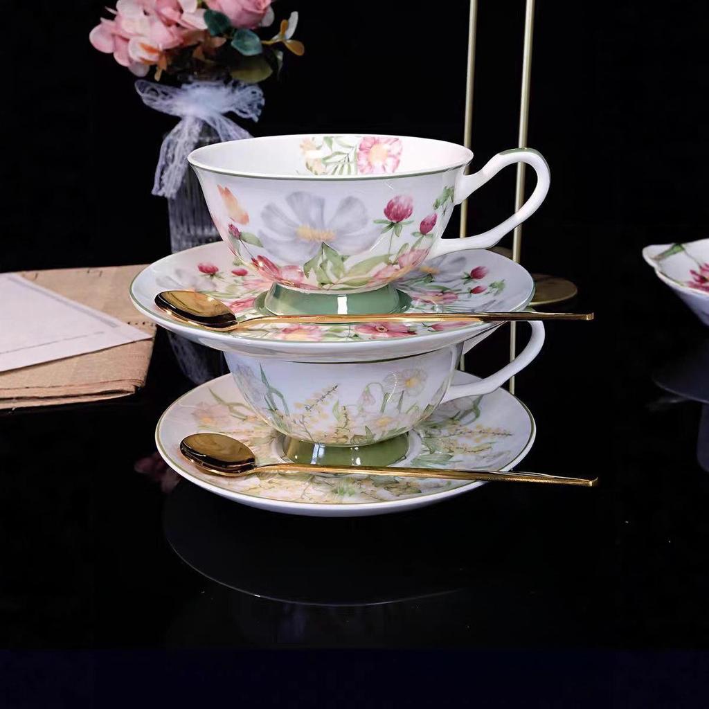 Set Tazza e Sottotazza in Ceramica Floreale con Farfalla, Stile Giardino, con Cucchiaino, Scatola Regalo, 230ml per il Tè del Pomeriggio