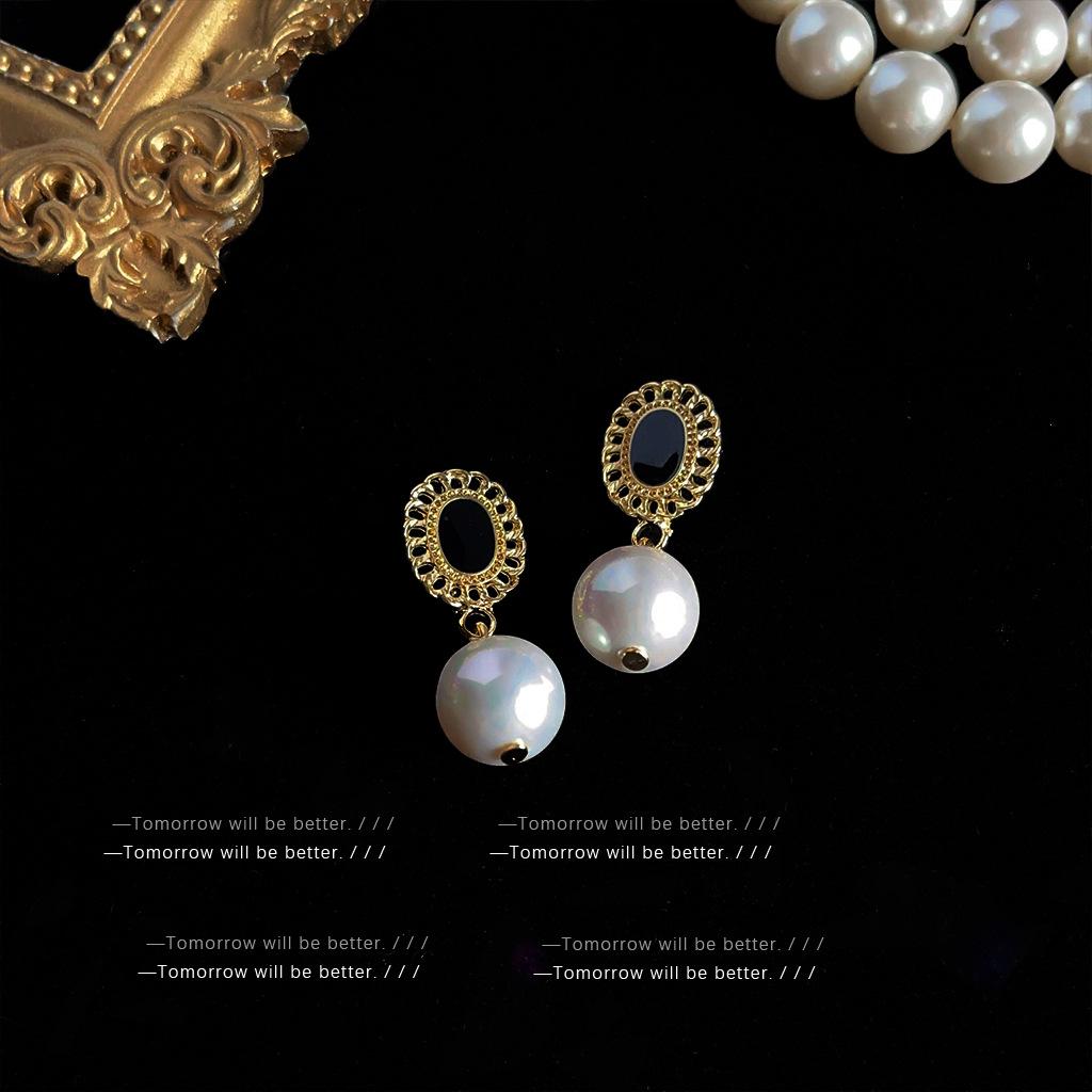 Mid-Century Vintage Stud Earrings: Trendy Literary Style in Light Luxury Fashion