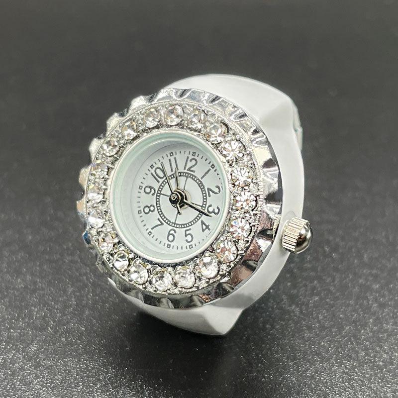 **Diamond Ring Watch**: Stylish Unisex Ring Watch Adorned with Diamonds, a Trendy High-end Accessory for Men and Women.