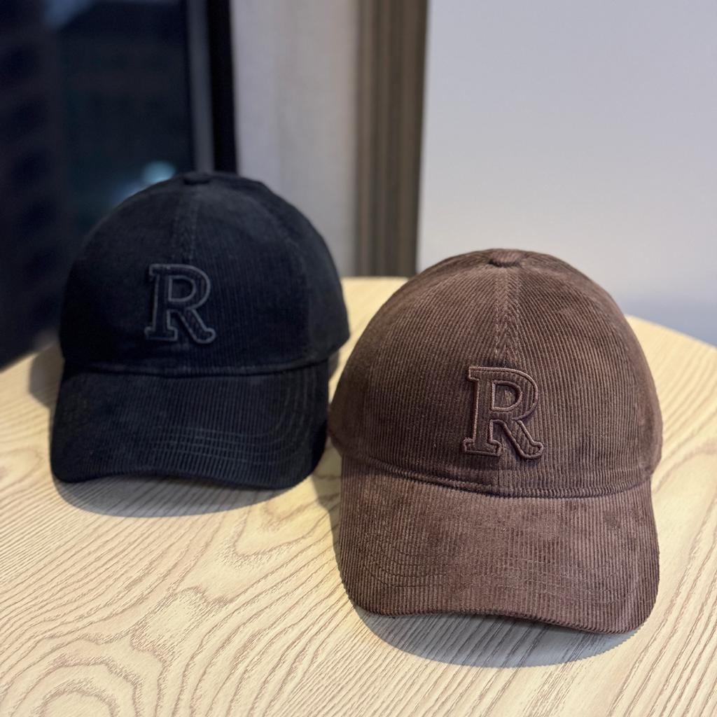 New autumn and winter Korean-style corduroy letter design R Women's fashionable and versatile baseball cap that makes the face look smaller, men's