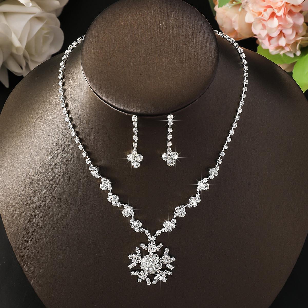 Explosive Necklace Women S Niche High-End Earrings, The Same Snowflake Full Diamond Necklace Set