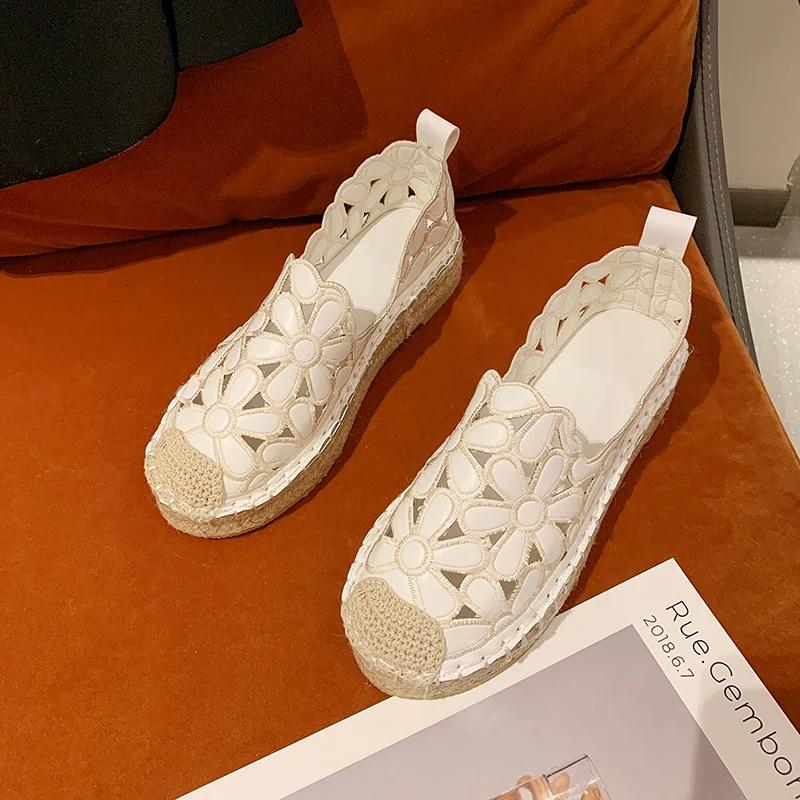 

Модная женская обувь на плоской подошве 2025 Весна Ретро Ажурная Дышащая Женская Обувь Оксфорды Модная Платформа Слипоны Женская Повседневная Обувь Эспадрильи 43 белый