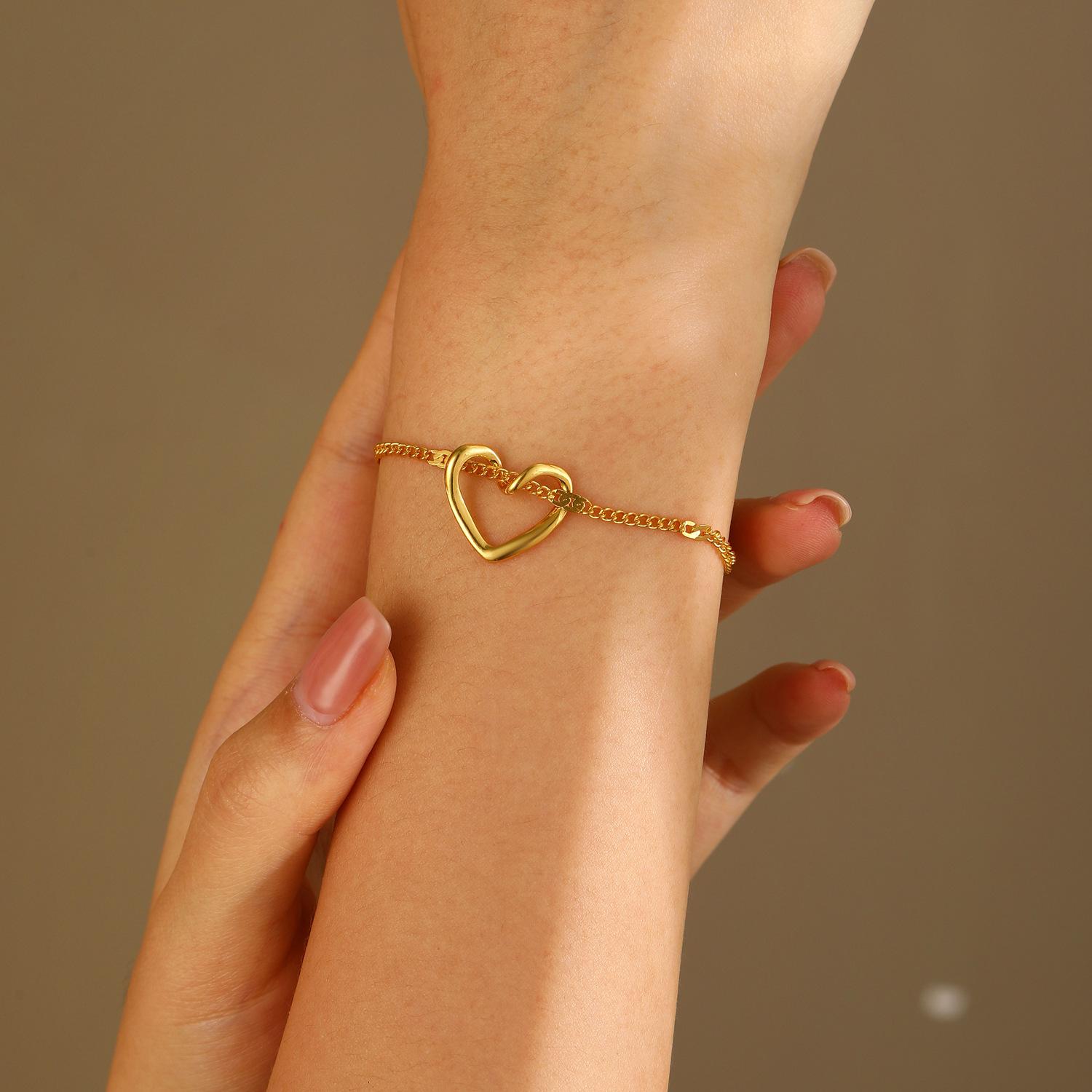 

Высококачественный модный полый браслет-ожерелье с сердечком для женщин, простой дизайн в стиле ins, Япония и Корея, универсальный кулон, набор цепочек для ключицы