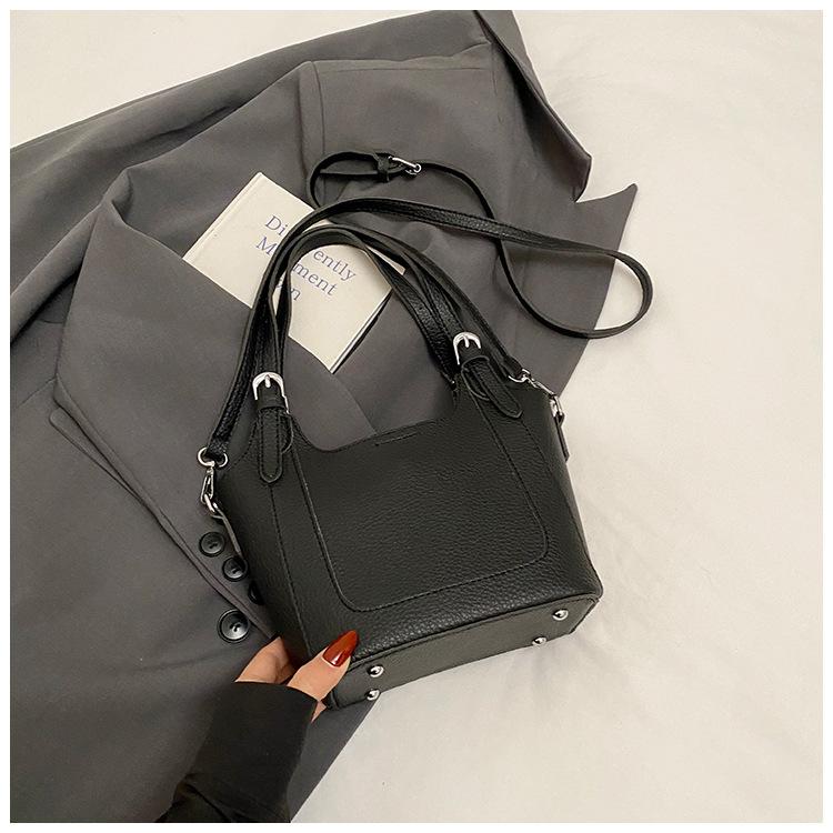 Fashion hand-held women's bags New retro underarm shoulder messenger bags Casual work commuter bucket bags