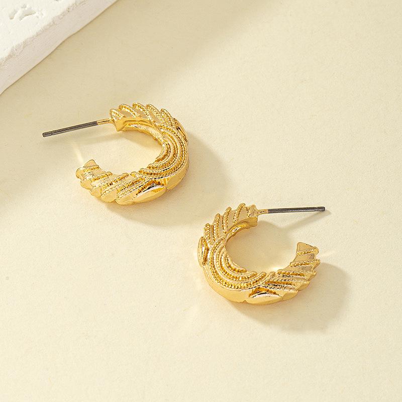 Women's Korean Geometric Circle Earrings - Simple, Trendy, Commuter Studs