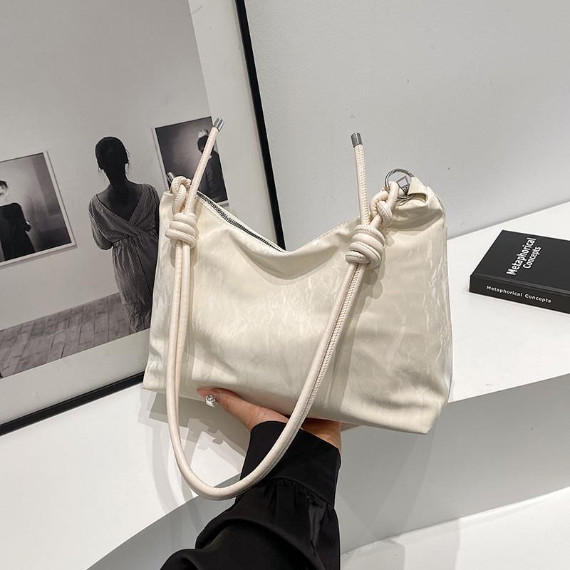 Fashionable Minimalist Design Medium Size Pu Tote Bag For Women Available In Four Colors