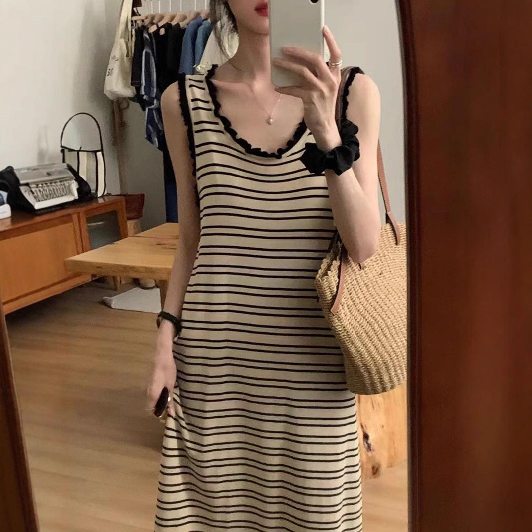 

Женское полосатое французское платье макси без рукавов на лето 2025 - Стройнящее и подчеркивающее высокую фигуру One Size (Up to 125 lbs)