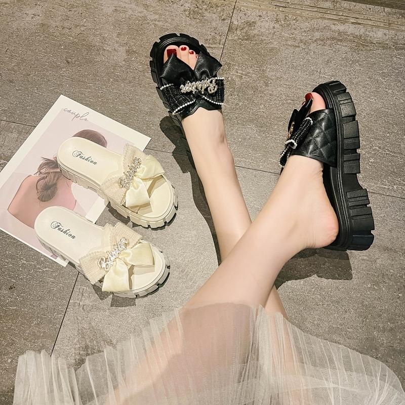 Fashion Flat Bottom Slippers for Women's New Summer Outerwear Fashion Anti Slip Soft Sole Thick Sole Women's Shoes Work Commute Summer