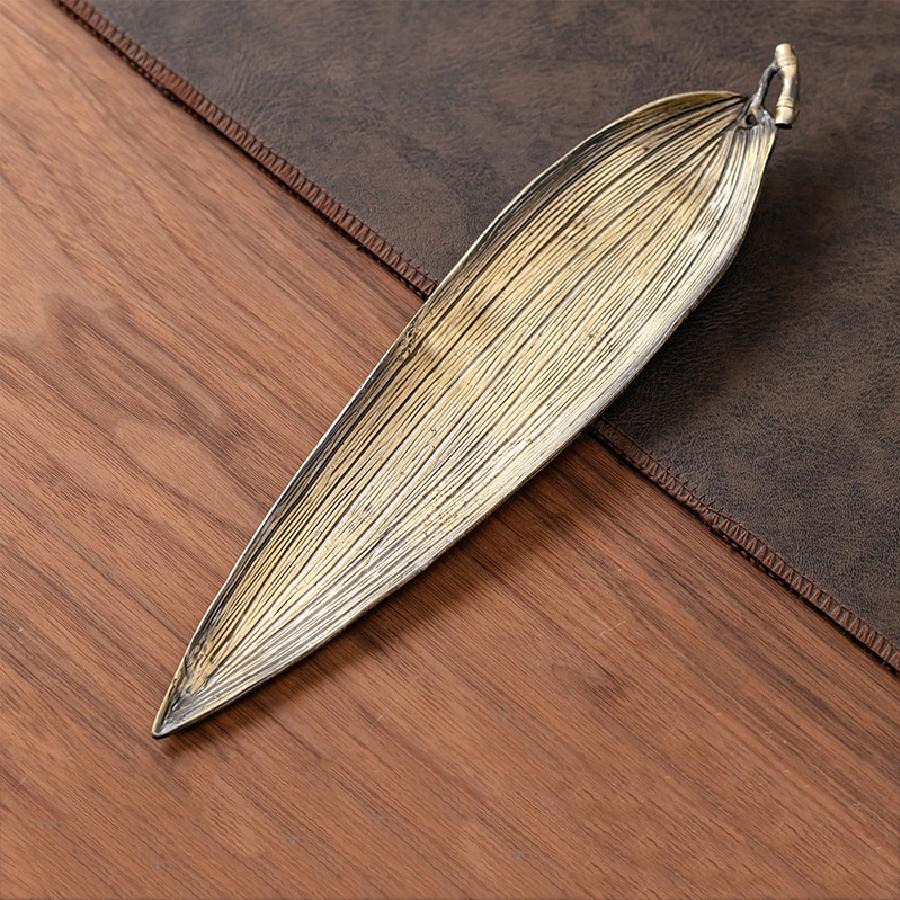 Blattförmiger Räucherstäbchenhalter aus Zinklegierung Brenner zur Entspannung Metall Desktop Deko Räucherstäbchenhalter Elegant Aromatherapie