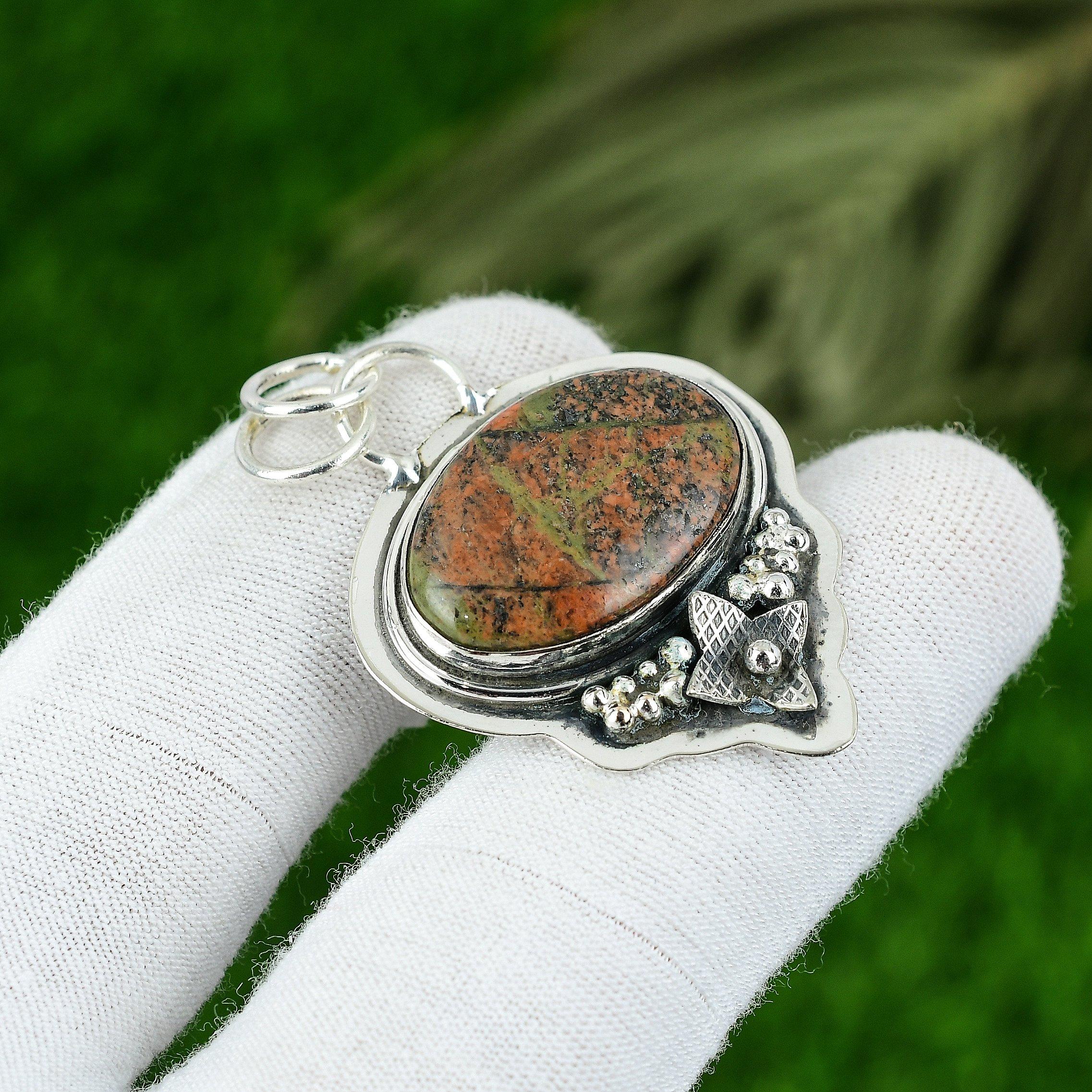 

Gift For Her 925 Sterling Silver Natural Grass Garnet Gemstone Jewelry Pendant