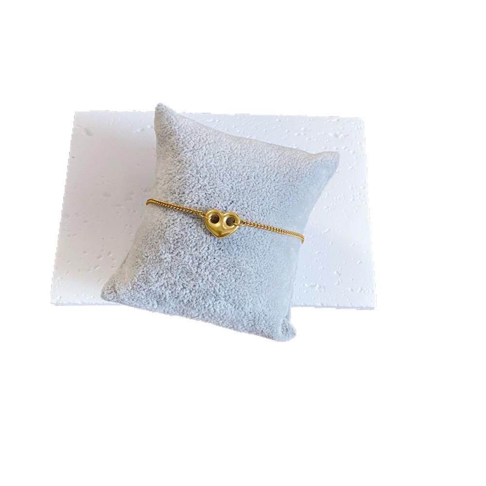 European & American Retro Gold Heart Stainless Steel Thin Chain Bracelet for Women