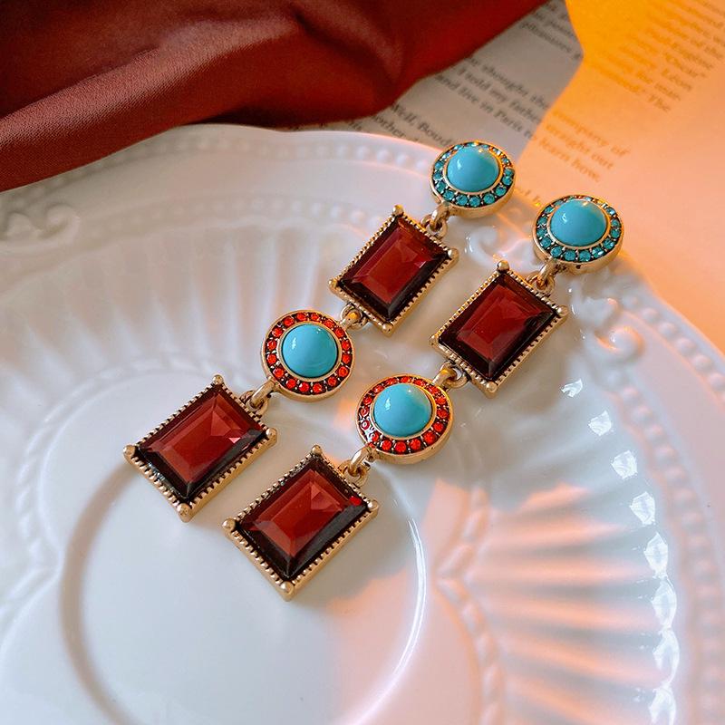 

Винтажный браслет с квадратной пряжкой из стразов - Ретро нишевый дизайн