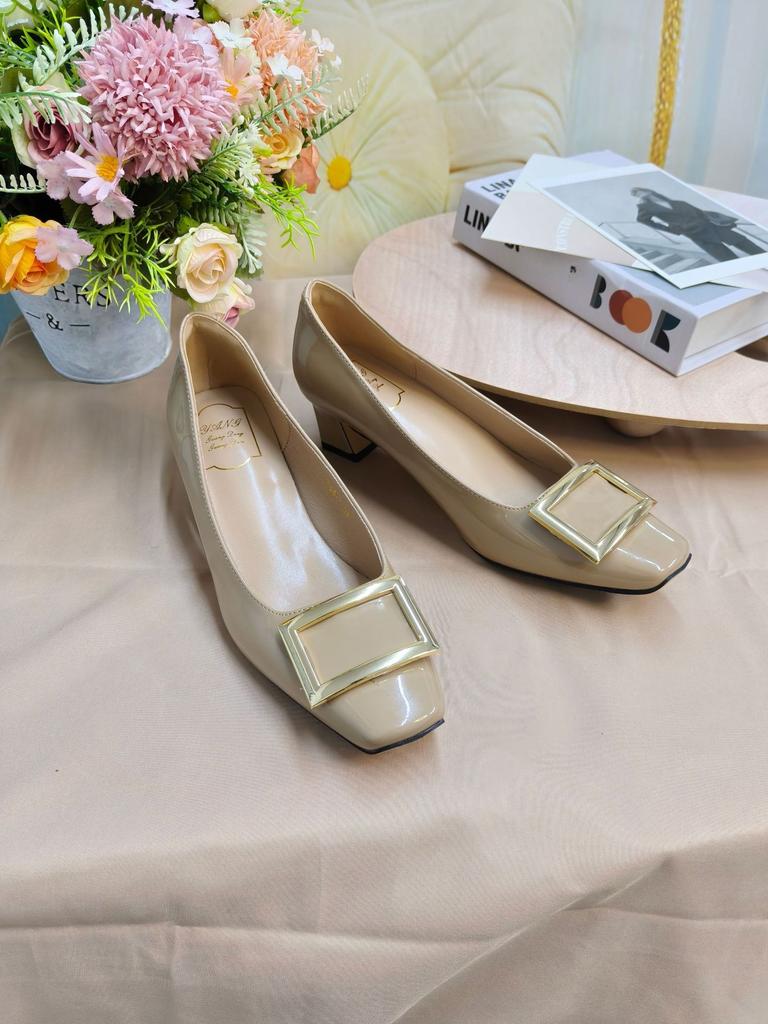 Anti-slip Shoes: Square Toe, Shallow Opening, Low Heel, Horseshoe Heel, Flat Single Shoe