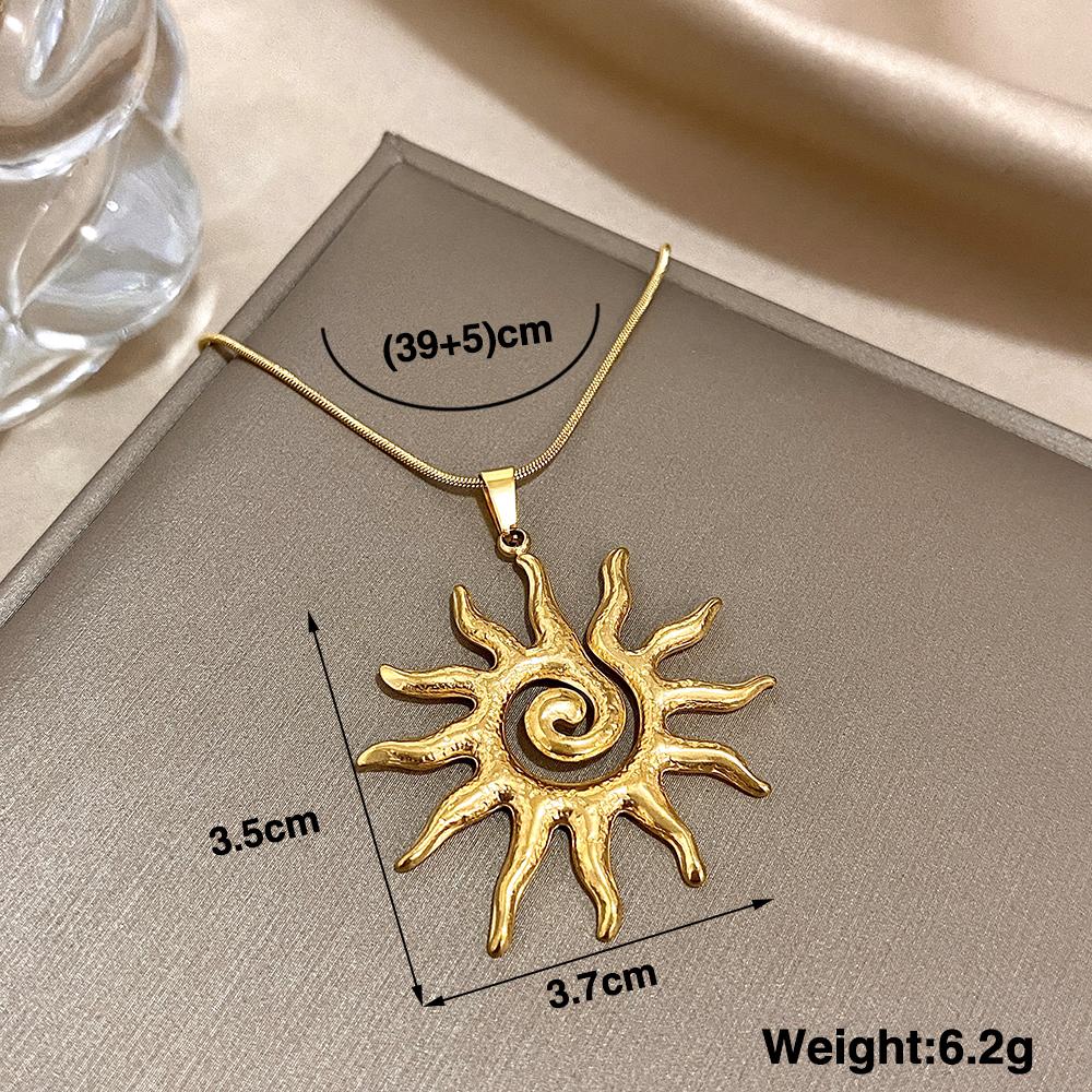 Vintage Chic Sun Shaped Pendant Stainless Steel Necklace Statement Golden Fashion Jewlery Gift