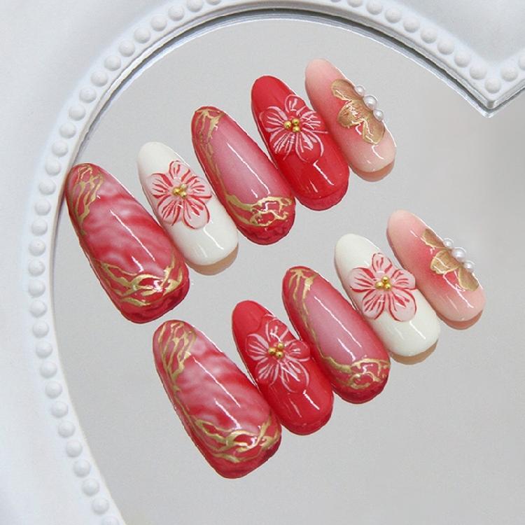 30 künstliche Fingernägel zum Aufkleben mit goldenen Akzenten und aprikosenfarbenem, durchscheinendem Effekt – für die Maniküre zu Hause oder im Nagelstudio