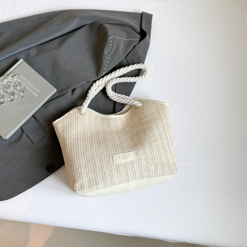 Fashion summer weaving beautiful simple casual portable shoulder armpit bag versatile large capacity students commute to class