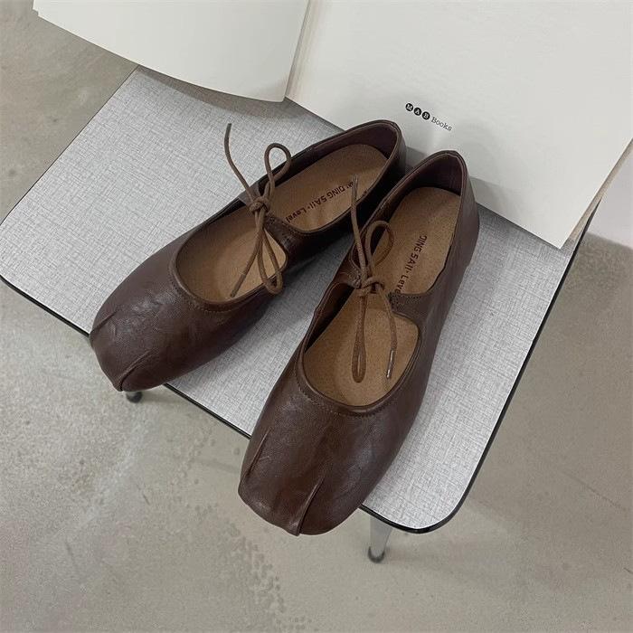 

Fashion Retro spring flat-soled women s Mary Jane shoes comfortable soft-soled shoes casual shallow-mouth commuting shoes ladies flat 40