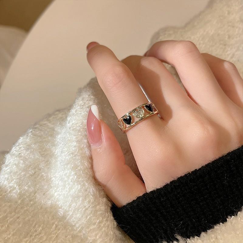 Shape Fashionable Heart Copper Ring For Women With Adjustable Fit And Unique Style