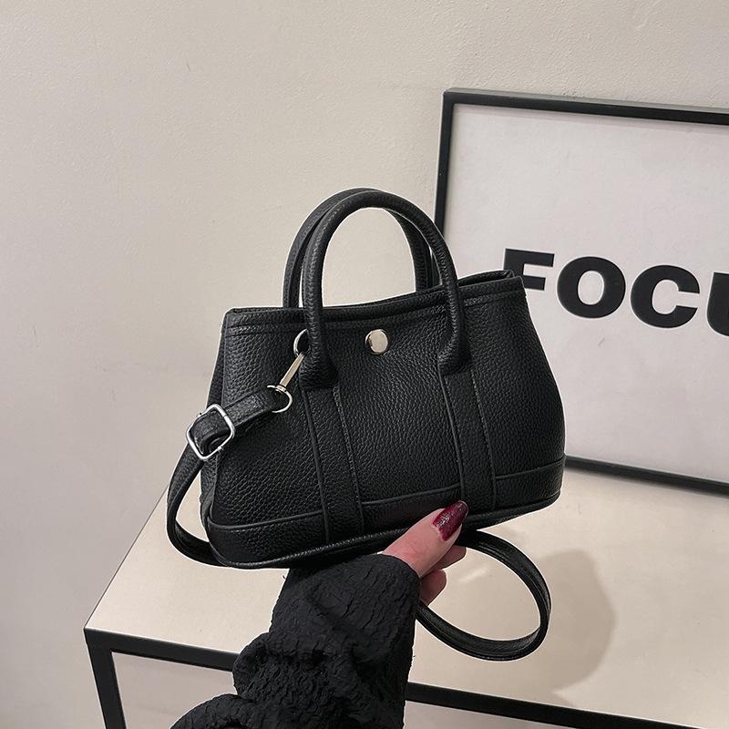 

Популярная в этом году маленькая женская сумка 2025 новая весна-лето универсальная сумка-мессенджер модная суперхитовая портативная сумка-ведро чёрный