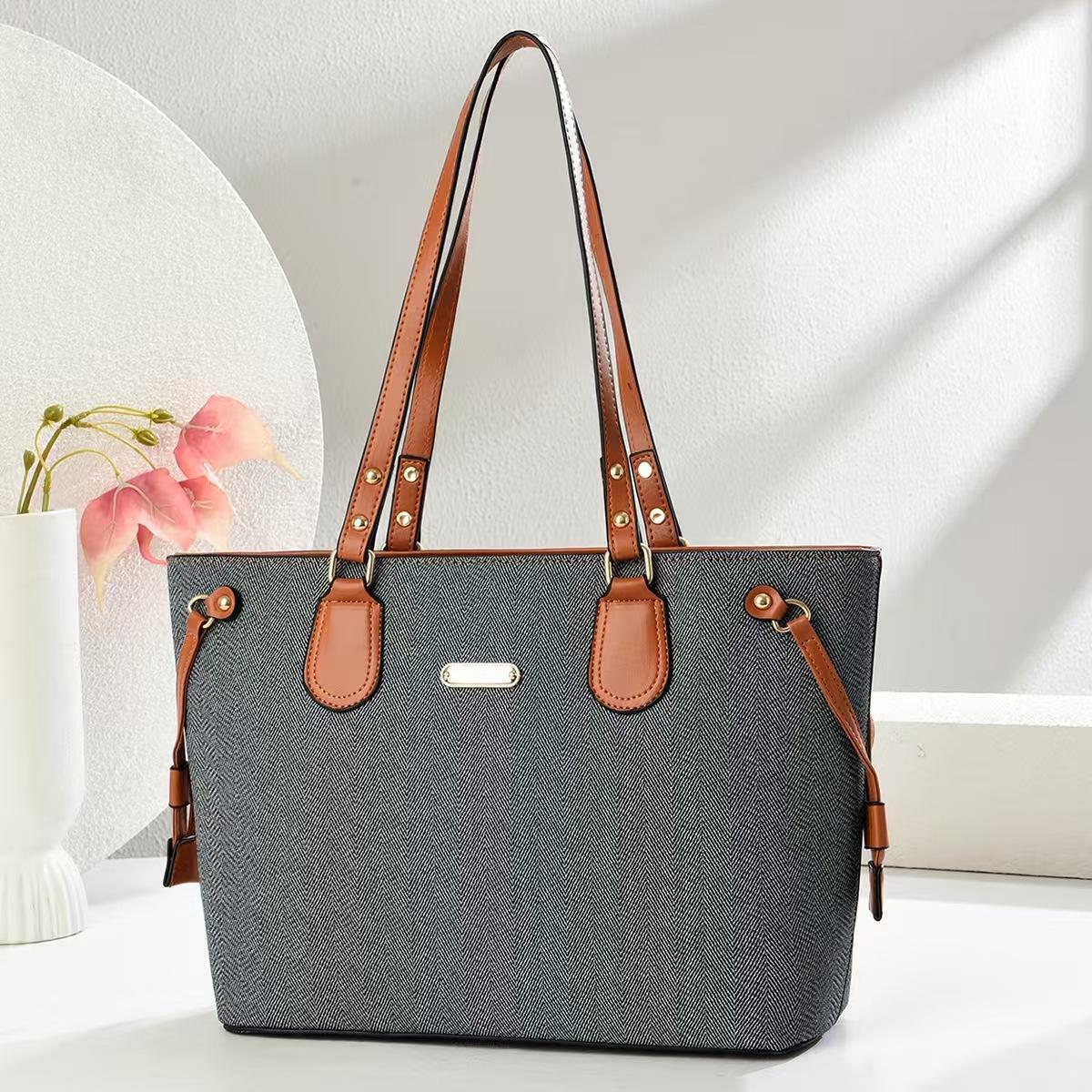 

Новая Мода Сотни Премиальных Ощущений Мультиклип Кроссбоди Сумка - Женская Мягкая Прочная Сумка-Тоут Большой Вместимости для Поездок чёрный