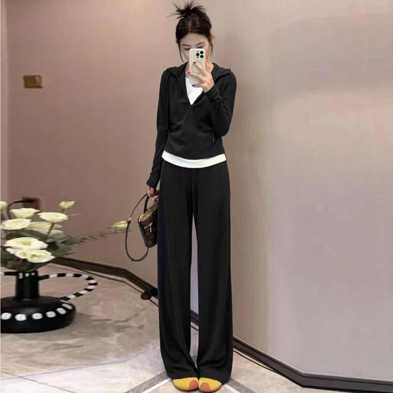 

2025 Fall Women s Hooded Two-Piece Slimming Sportswear Set with Half-Zip L (48-55 kg) черный серый