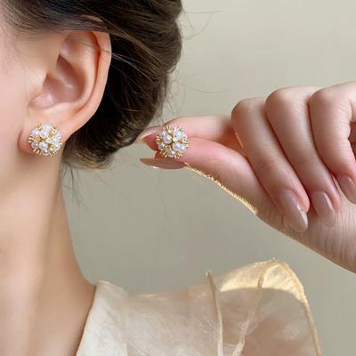 New Flower Gypsy Star Pearl Silver Needle Earrings Popular Ear Clips Holeless Premium Niche Earrings