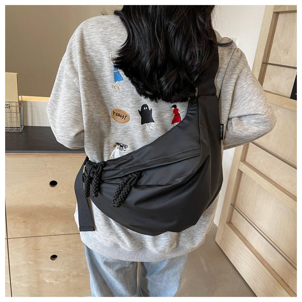 

Waterproof leather film messenger bag women s new fashionable and popular large-capacity one-shoulder diagonal back sports and leisure dumpling bag
