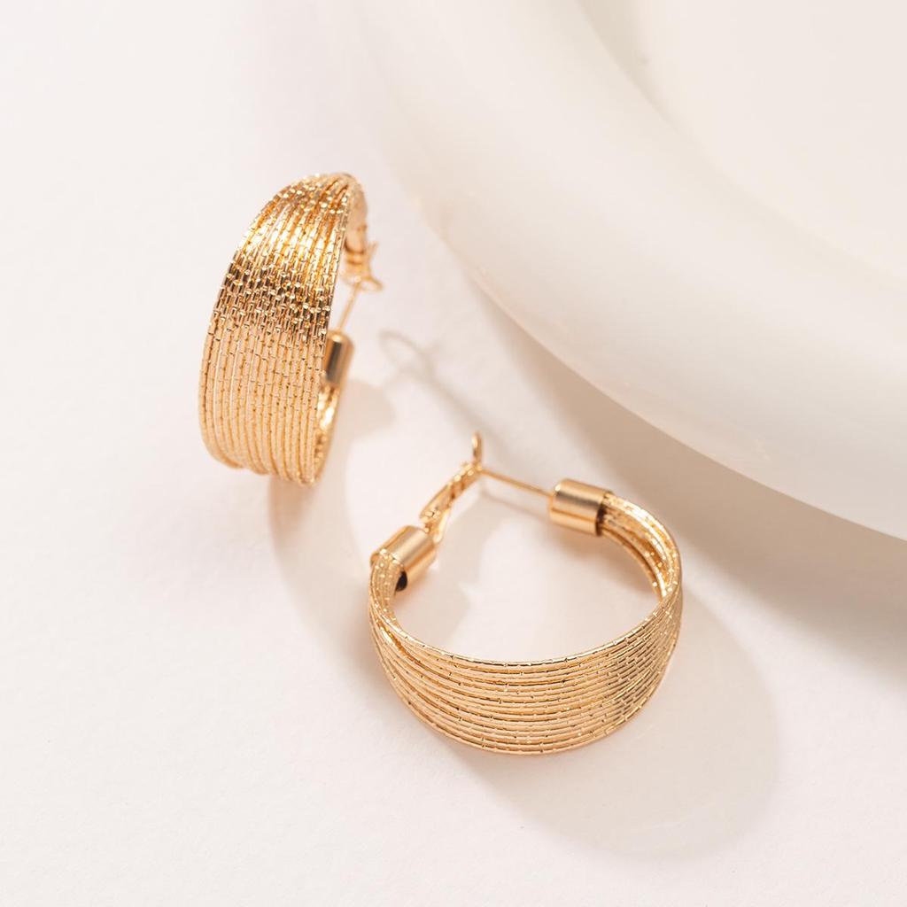 Elegant Gold C-Shaped Metal Ear Cuffs: High-End Multi-Layer Stud Earrings