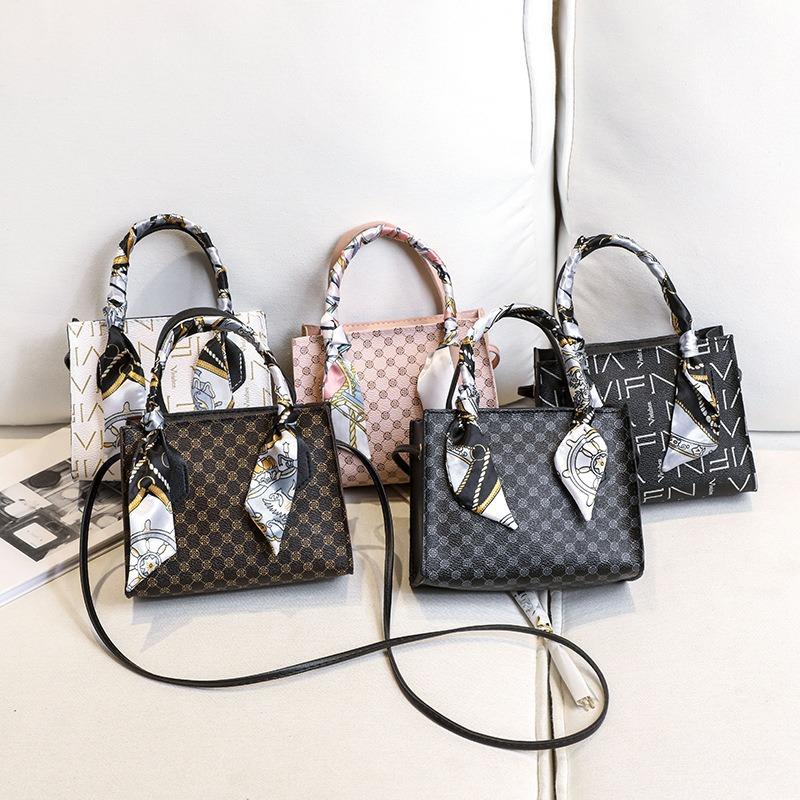 Guangzhou women's bag printed handbag autumn and winter new shoulder change mobile phone silk scarf bag