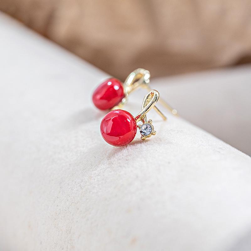 Маленькие и нежные серьги-гвоздики из красной акации с жемчугом, новогодние высококлассные серьги-гвоздики «Девочка с красной фасолью», инкрустированные бриллиантами
