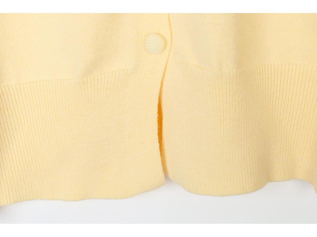 Versatile Slim Fit Knit Cardigan with Pearl Necklace - Spring/Autumn, Round Neck.