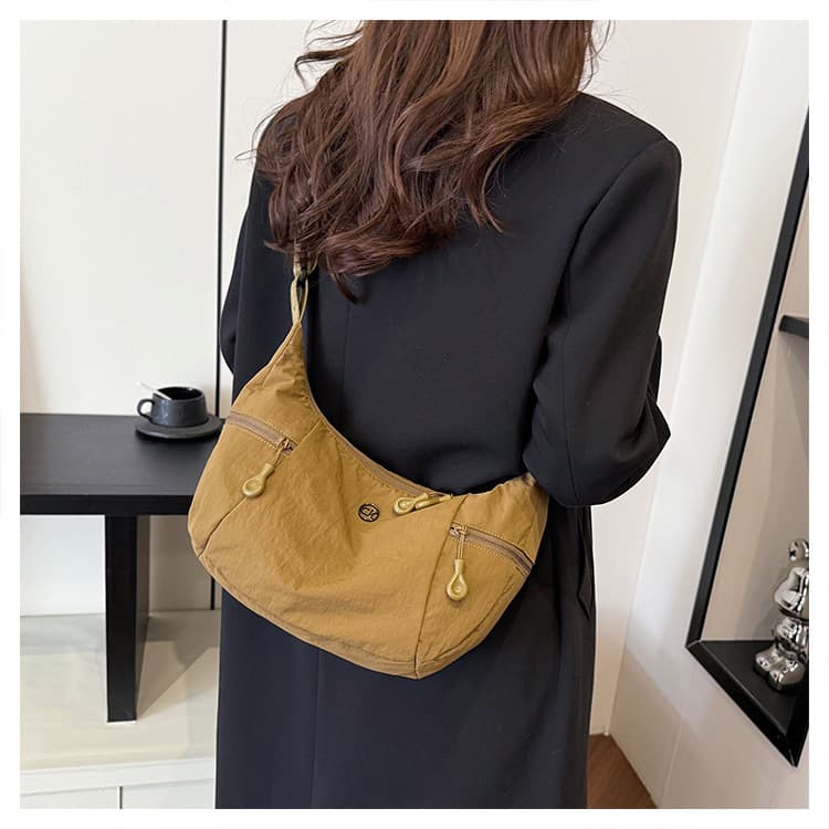 New women's croissant cross shoulder dumpling bag