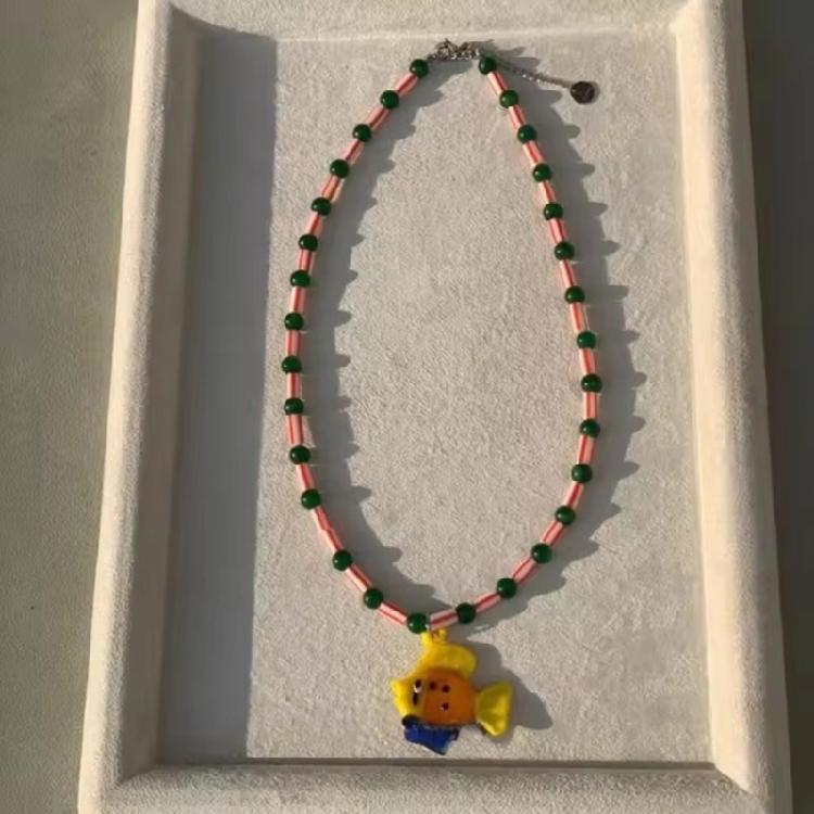 Exquisite Beaded Necklace with Glass Fish Pendant Handmade Clavicle Chain Unisex Choker Versatile Accessory for Women