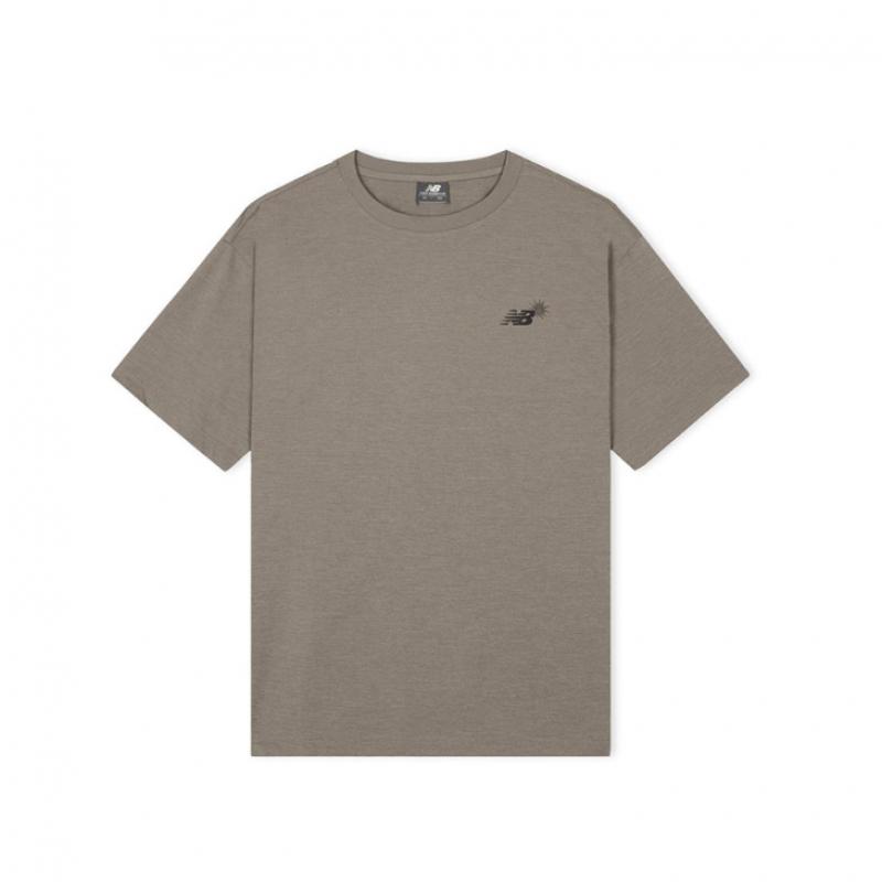 New Balance Men Sunny Rainy WaTer LeTTering T shirT Nbneg31653