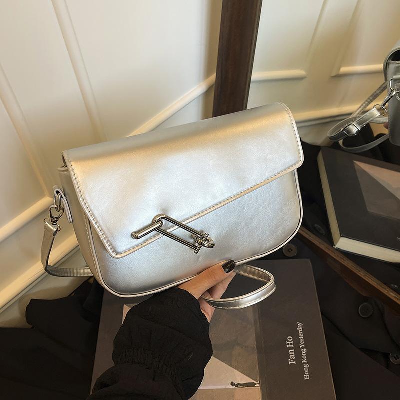 Premium Bag Women's Spring New Commuter Armpit Bag Fashionable Simple Niche Design Shoulder Messenger Bag