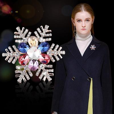 Trendy Rhinestone Snowflake Crystal Flower Brooches Pins For Women Coat Banquet Party Accessories Gifts